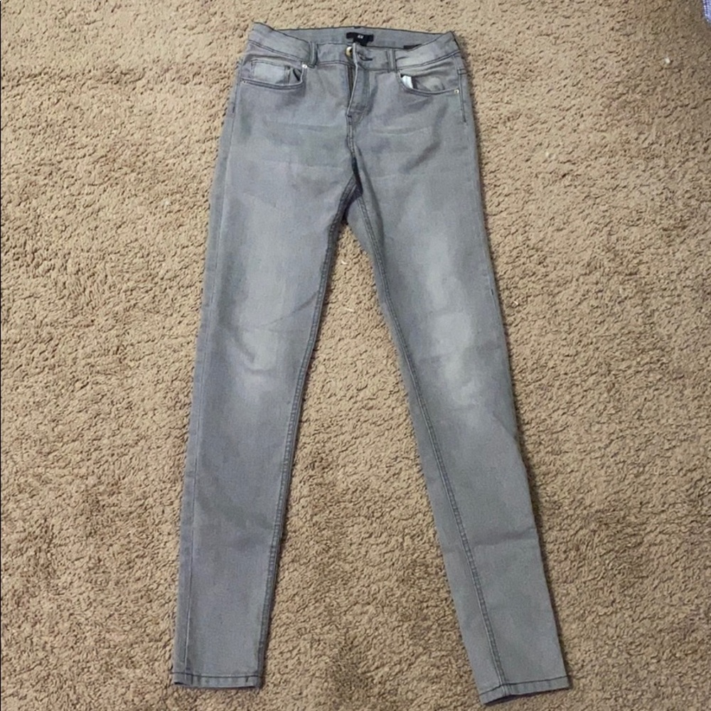 H&M grey skinny jeans.